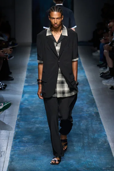 Look 4